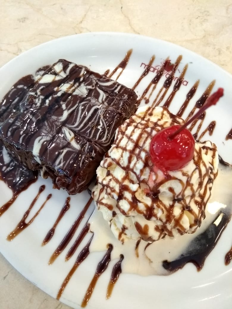 Brownie com sorvete
