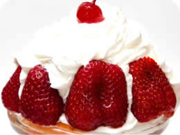 Salada de frutas com chantily