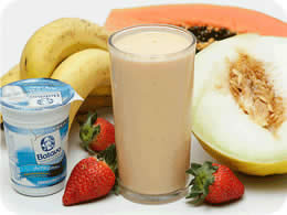 Iogurte batido com fruta