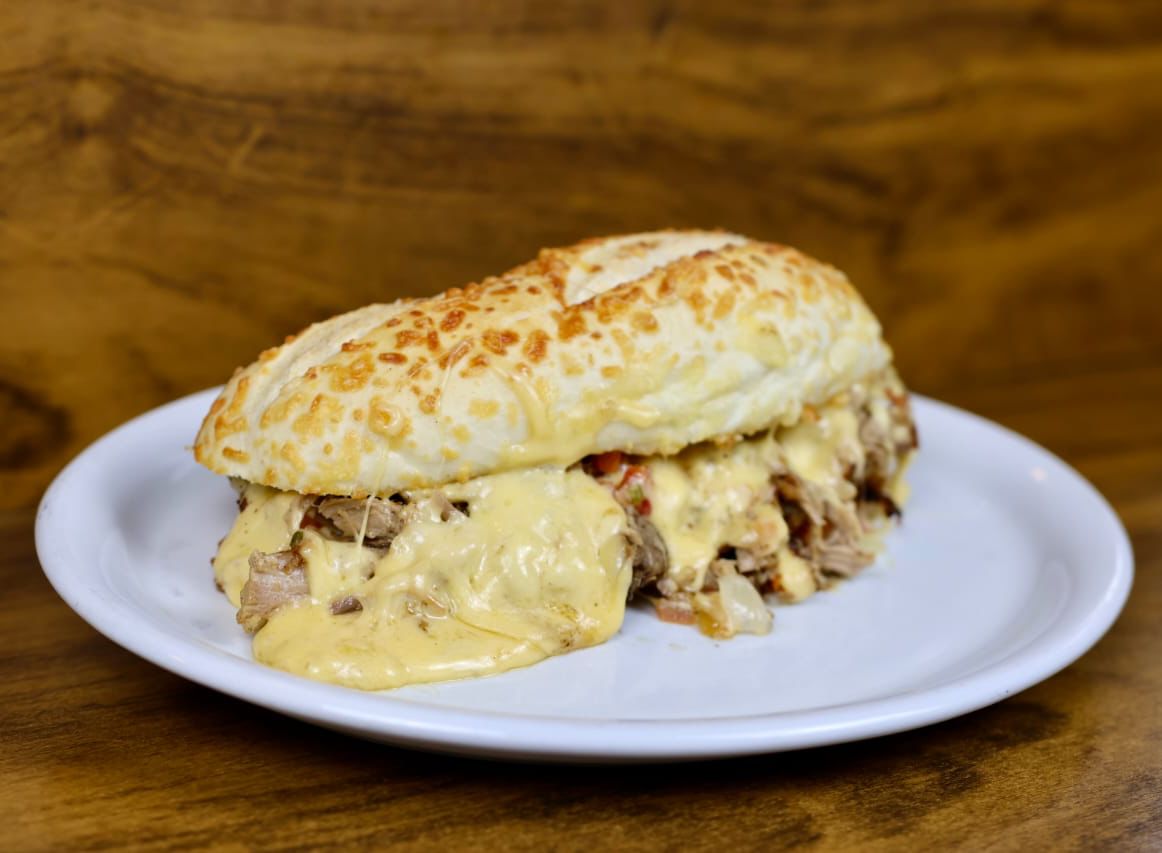 Lanche de pernil na baguete