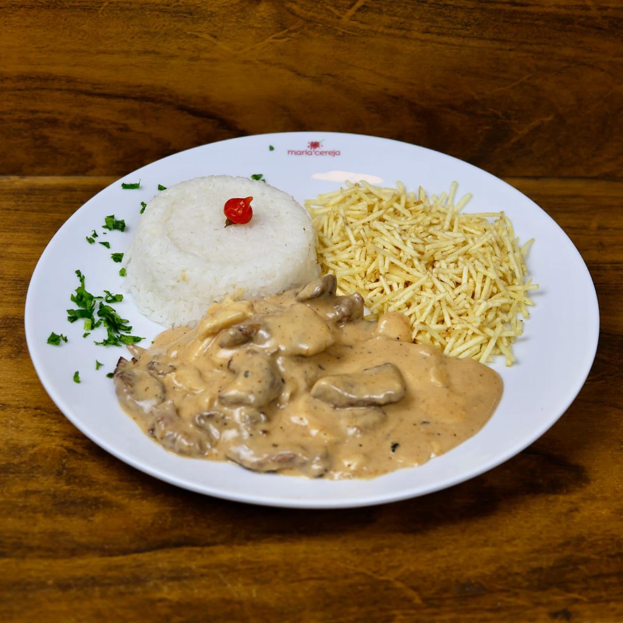 3) Strogonoff de Filet Mignon (Quarta-feira)